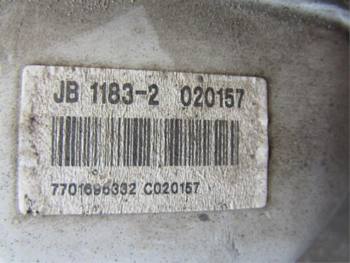 Getriebe van een Renault Clio II (BB/CB) 1.6 RN, RT 1999