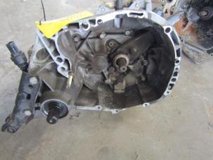 Getriebe van een Renault Clio II (BB/CB) 1.6 RN, RT 1999