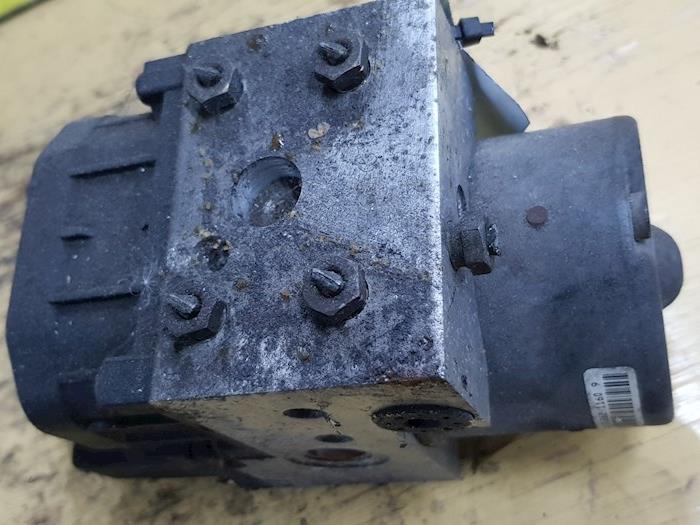 Begagnade ABS-pump Smart Fortwo Pris € 65,00 Marginaltabell erbjuds av autodemontage denollen