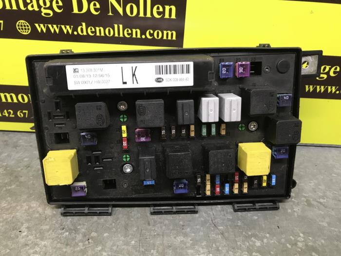 Fuse box Opel Zafira B - 13268301M - de Nollen autorecycling