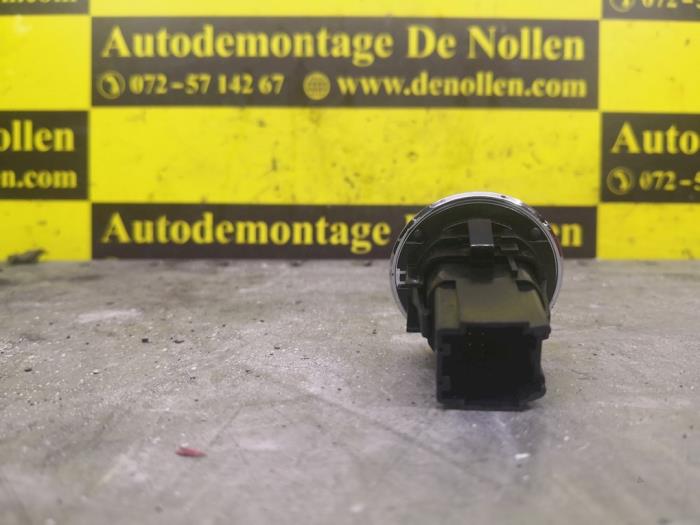 Start/stop switch from a Opel Corsa 2016