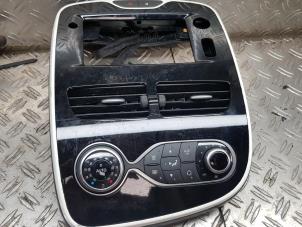 Used Heater control panel Renault Clio Price € 121,00 Inclusive VAT offered by de Nollen autorecycling
