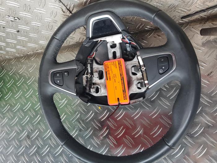 Gebrauchte Lenkrad Renault Clio IV Estate/Grandtour (7R) 1.5 Energy dCi 75 FAP Preis € 90,00 Margenregelung angeboten von autodemontage denollen