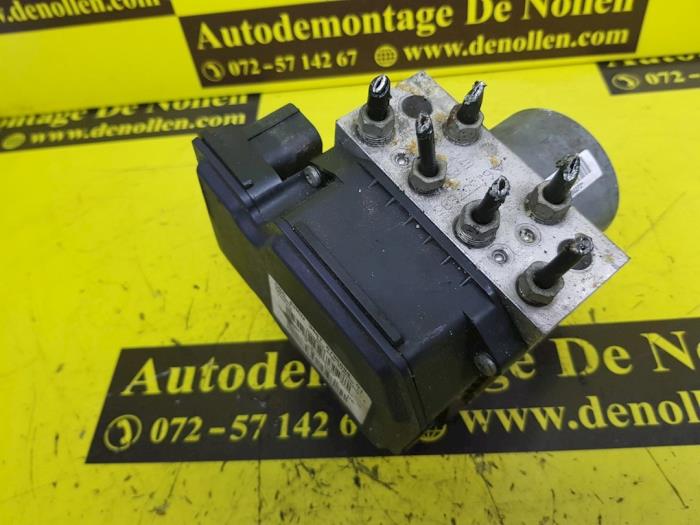 Używane Pompa ABS Mini Mini (R56) 1.6 16V Cooper Cena € 150,00 Procedura marży oferowane przez autodemontage denollen