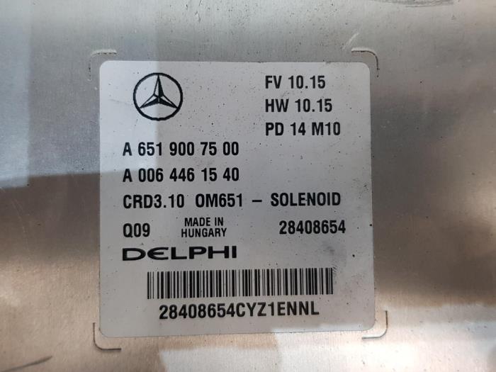 Ordinateur gestion moteur d'un Mercedes-Benz C (W204) 2.2 C-220 CDI 16V BlueTEC 2013