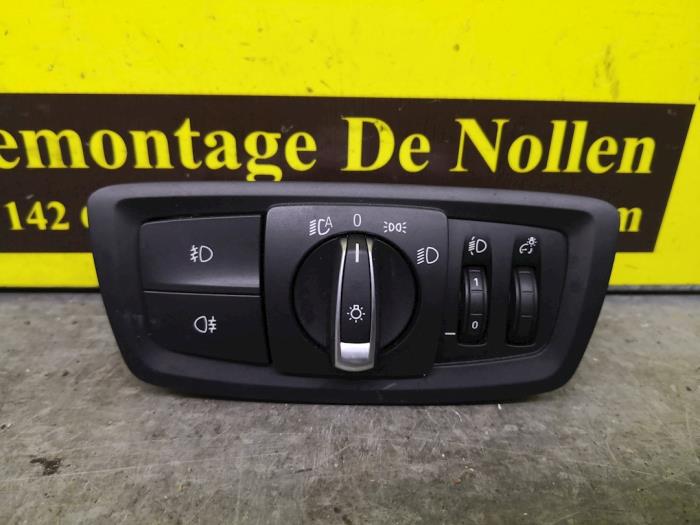Używane Przelacznik swiatel BMW 1 serie (F20) 118i 1.5 TwinPower 12V Cena € 54,45 Z VAT oferowane przez autodemontage denollen