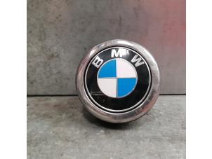 Używane Uchwyt tylnej klapy BMW 1-Serie Cena € 50,00 Procedura marży oferowane przez de Nollen autorecycling