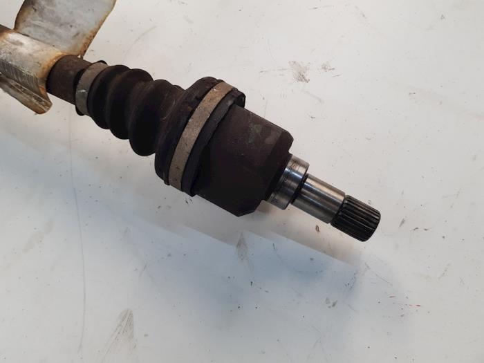 Front drive shaft, left from a Peugeot 308 (4A/C) 1.6 VTI 16V 2011