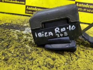 Gebrauchte Sicherheitsgurt rechts hinten Seat Ibiza Preis auf Anfrage angeboten von de Nollen autorecycling