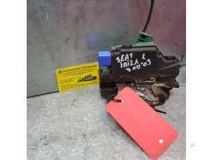 Używane Mechanizm blokady drzwi lewych wersja 2-drzwiowa Seat Ibiza Cena na żądanie oferowane przez de Nollen autorecycling