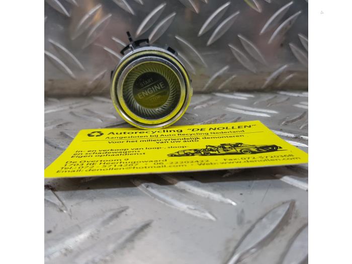 Usagé Commande start/stop Mercedes E Estate (S213) E-220d 2.0 Turbo 16V Prix € 54,45 Prix TTC proposé par autodemontage denollen