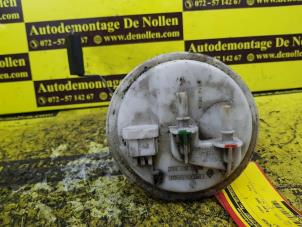Used Petrol pump Renault Clio Price on request offered by de Nollen autorecycling