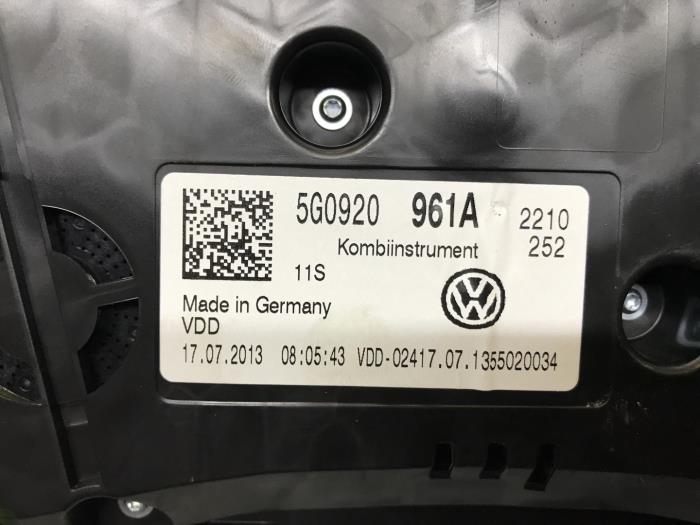 Cuentakilómetros de un Volkswagen Golf 2015