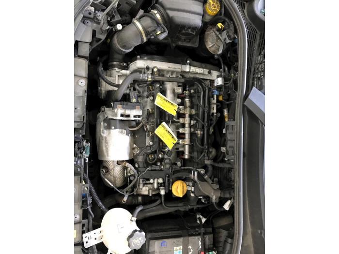 Motor van een Fiat 500X (334) 1.6 D 16V Multijet II 2015