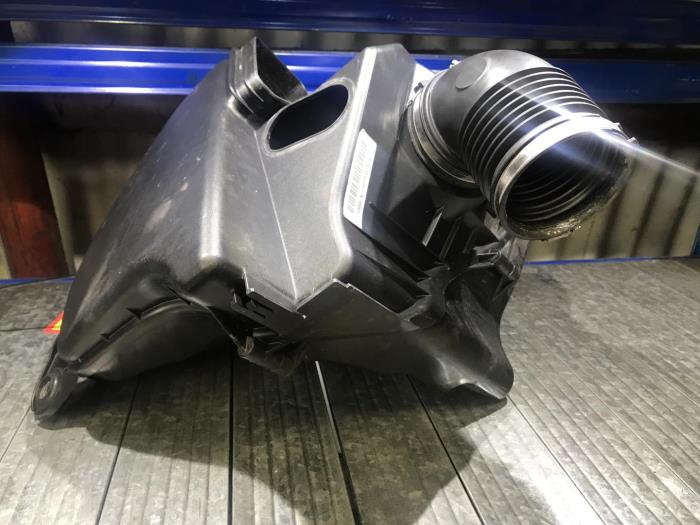 Begagnade Luftfilterhus BMW 3-Serie Pris € 58,00 Marginaltabell erbjuds av autodemontage denollen