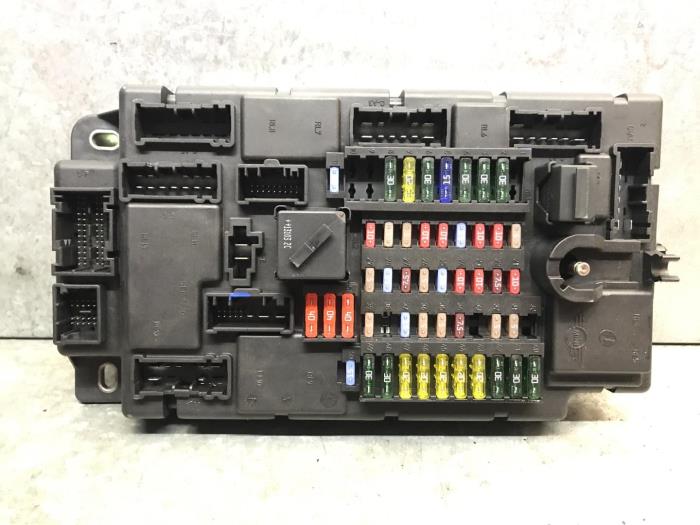 Fuse box Mini ONE - 504919F02 - de Nollen autorecycling