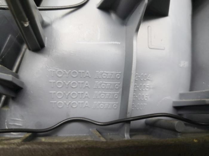 Tylne swiatlo pozycyjne lewe z Toyota Yaris 1999