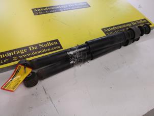 Used Shock absorber kit Renault Clio II (BB/CB) Price € 60,00 Margin scheme offered by de Nollen autorecycling
