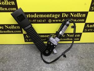 Used Seatbelt tensioner, right Mini Clubman (R55) 1.6 16V Cooper Price € 75,00 Margin scheme offered by de Nollen autorecycling