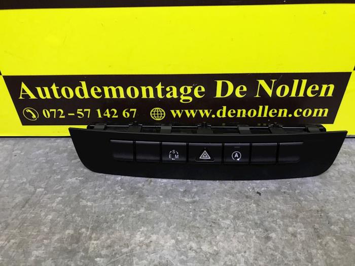 Używane Modul (rózne) Mercedes A (W176) 1.5 A-180 CDI, A-180d 16V Cena € 112,00 Procedura marży oferowane przez autodemontage denollen