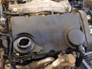 Engine from a Audi A4 Avant (B7) 2.0 TDI 16V 2009