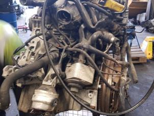 Engine from a Audi A4 Avant (B7) 2.0 TDI 16V 2009