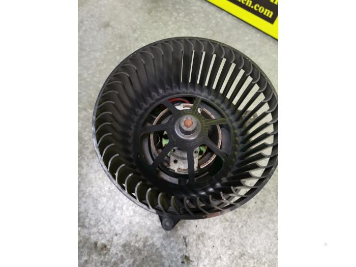 Heating and ventilation fan motor from a Ford Mondeo 2003