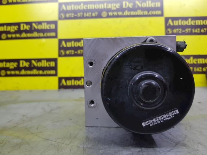 Begagnade ABS-pump Peugeot 206 Pris € 125,00 Marginaltabell erbjuds av de Nollen autorecycling