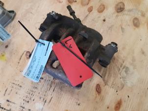 Used Front brake calliper, left Mercedes Vito (639.6) 2.2 109 CDI 16V Price € 70,18 Inclusive VAT offered by de Nollen autorecycling