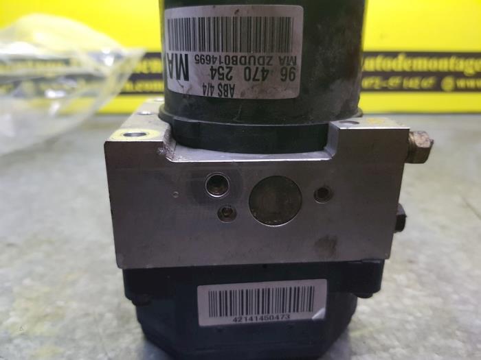Begagnade ABS-pump Chevrolet Kalos (SF48) 1.2 Pris € 106,00 Marginaltabell erbjuds av autodemontage denollen