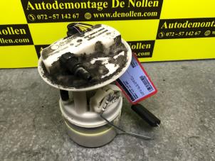 Usados Bomba eléctrica de combustible Renault Clio II (BB/CB) 1.4 16V Precio € 50,00 Norma de margen ofrecido por de Nollen autorecycling