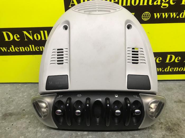 Begagnade Innerbelysning, fram Mini Mini (R56) 1.6 16V Cooper Pris € 54,45 Inklusive moms erbjuds av autodemontage denollen