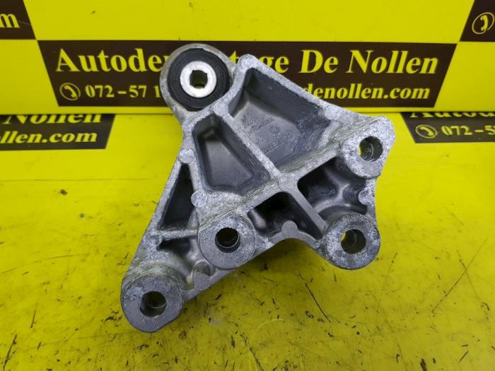 Engine mount Mercedes A (W176), 2012 / 2018 1.8 A-200 CDI 16V, Hatchback, Diesel, 1.796cc, 100kW (136pk), FWD, OM651901, 2012-06 / 2014-10, 176.001; 176.208 (Used)
