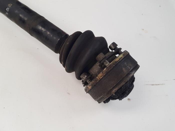 Front drive shaft, right from a Volkswagen Golf IV (1J1) 1.6 2005