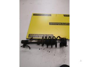 Used Front spring retainer, right Ford Fiesta 5 (JD/JH) 1.4 TDCi Price € 50,00 Margin scheme offered by de Nollen autorecycling
