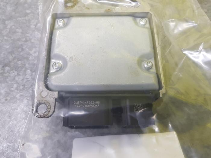 Airbag Module from a Ford Fiesta 6 (JA8) 1.0 EcoBoost 12V 100 2014