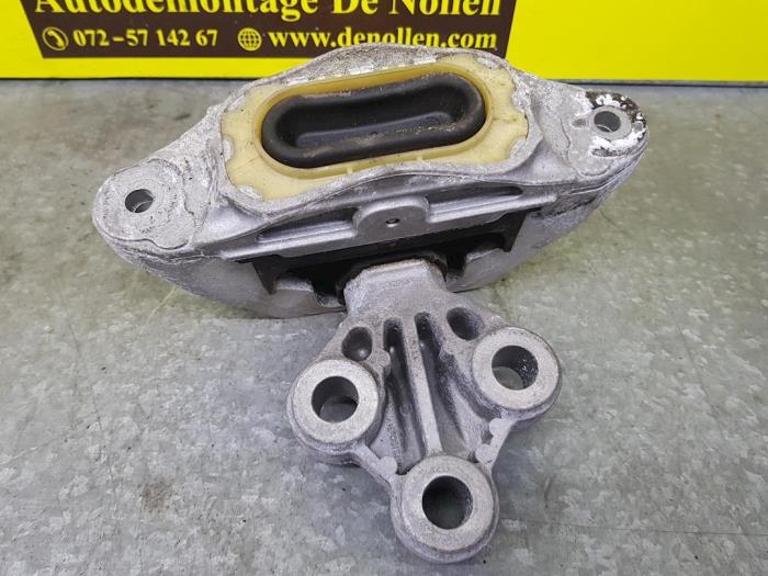 Used Engine mount Opel Astra J (PC6/PD6/PE6/PF6) 1.6 16V Price € 36,00 Margin scheme offered by autodemontage denollen