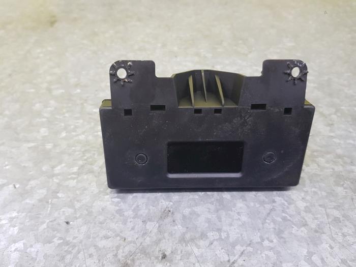 Begagnade Innerdisplay Peugeot 206 (2A/C/H/J/S) 1.1 XN,XR Pris € 22,00 Marginaltabell erbjuds av autodemontage denollen