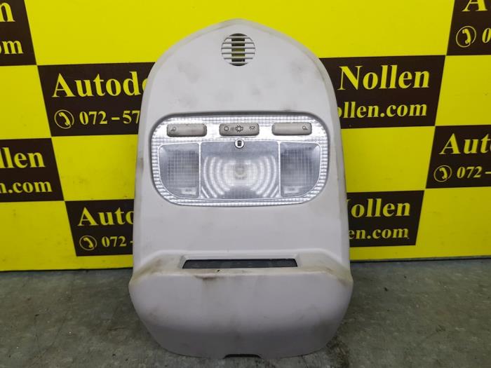 Begagnade Innerbelysning, fram Peugeot 308 (4A/C) 1.6 VTI 16V Pris € 38,72 Inklusive moms erbjuds av autodemontage denollen