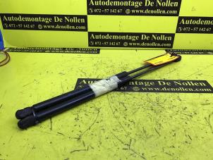 Used Set of tailgate gas struts BMW Mini One/Cooper (R50) 1.4 D One Price € 19,99 Margin scheme offered by de Nollen autorecycling