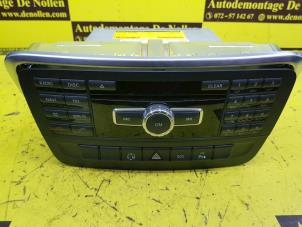 Gebrauchte Radio CD Spieler Mercedes A (W176) 1.6 A-200 16V Preis € 250,00 Margenregelung angeboten von de Nollen autorecycling