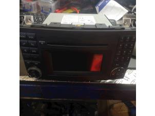Used Radio CD player Mercedes Vito (639.7) 2.2 116 CDI 16V Euro 5 Price € 225,00 Margin scheme offered by de Nollen autorecycling