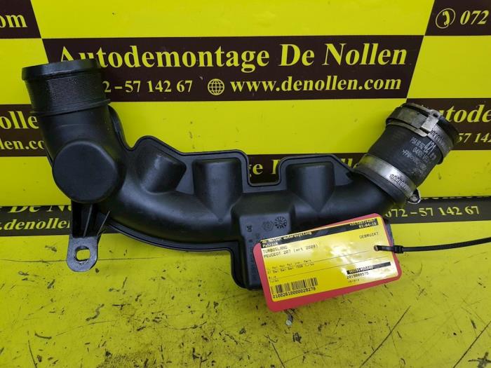 Używane Przewód Turbo Peugeot 207/207+ (WA/WC/WM) 1.6 16V GT THP Cena € 82,28 Z VAT oferowane przez autodemontage denollen