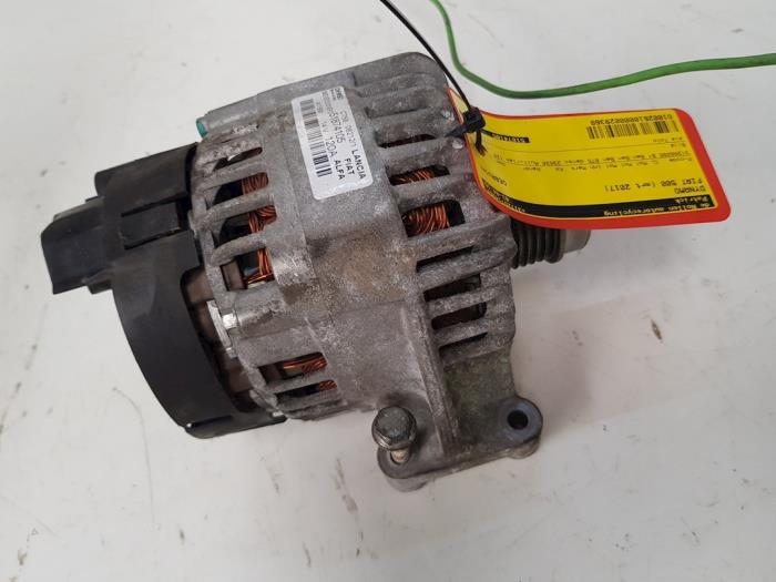 Begagnade Dynamo Fiat 500 (312) 0.9 TwinAir 60 Pris € 90,75 Inklusive moms erbjuds av autodemontage denollen
