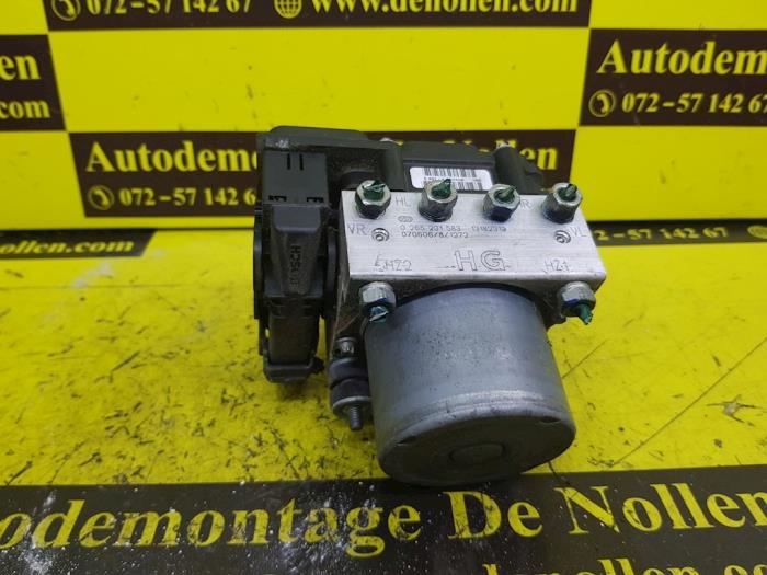 Begagnade ABS-pump Opel Tigra Twin Top 1.4 16V Pris € 154,88 Inklusive moms erbjuds av autodemontage denollen