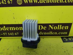 Used Heater resistor Volkswagen Crafter 2.5 TDI 30/32/35/46/50 Price € 54,45 Inclusive VAT offered by de Nollen autorecycling