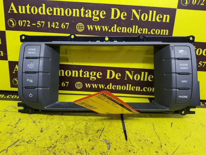 Begagnade Kontrollenhet, multimedia Landrover Range Rover Evoque (LVJ/LVS) 2.2 eD4 16V 5-drs. Pris € 135,00 Marginaltabell erbjuds av autodemontage denollen