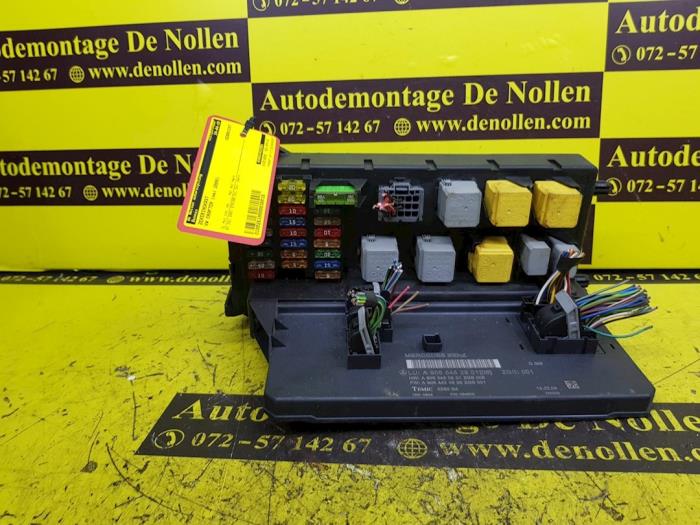 Fuse box Volkswagen Crafter 2.5 TDI 30/32/35/46/50 A9065452901 temic