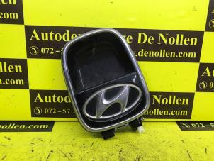 Used Tailgate handle Hyundai i10 (B5) 1.0 12V Price € 45,00 Margin scheme offered by de Nollen autorecycling