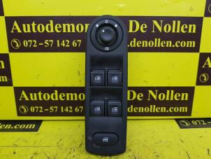 Used Electric window switch Renault Clio IV (5R) 1.2 TCE 16V GT EDC Price € 60,50 Inclusive VAT offered by de Nollen autorecycling